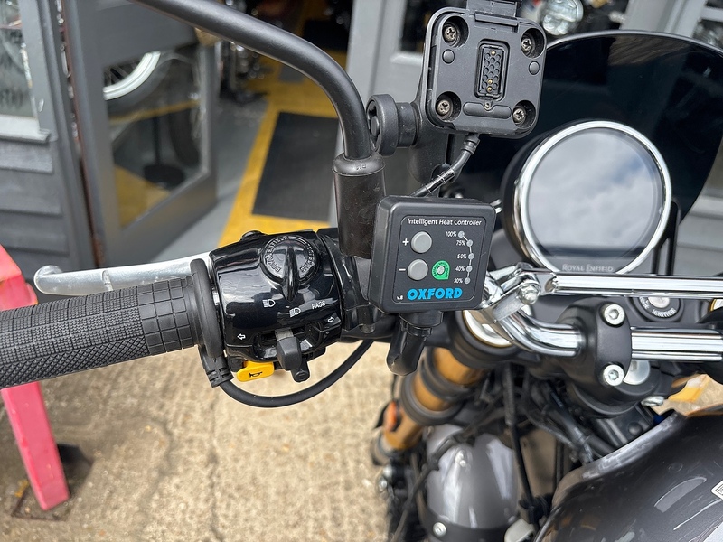 Royal Enfield Golden Shadow Scrambler 0.65 Manual Petrol