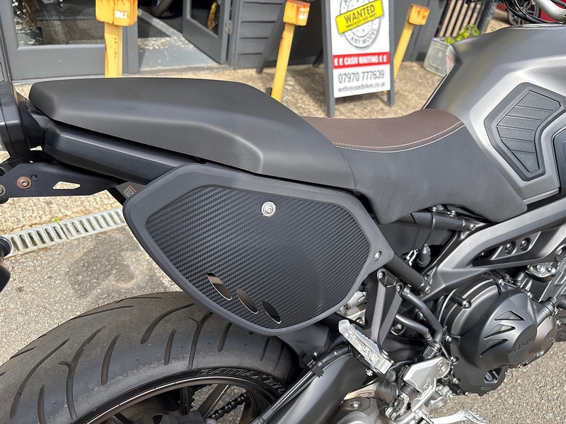 Yamaha 900 ABS Naked Petrol Manual (117 ps)