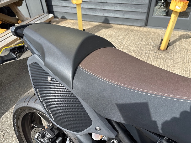 Yamaha 900 ABS Naked Petrol Manual (117 ps)