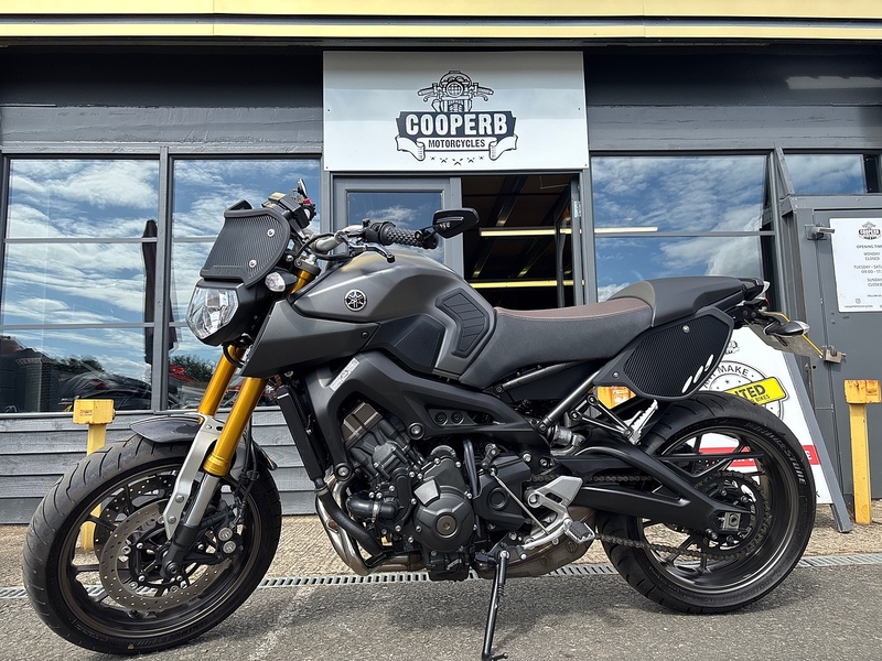 Yamaha 900 ABS Naked Petrol Manual (117 ps)