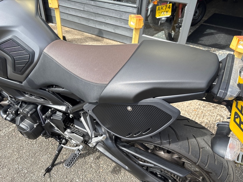 Yamaha 900 ABS Naked Petrol Manual (117 ps)