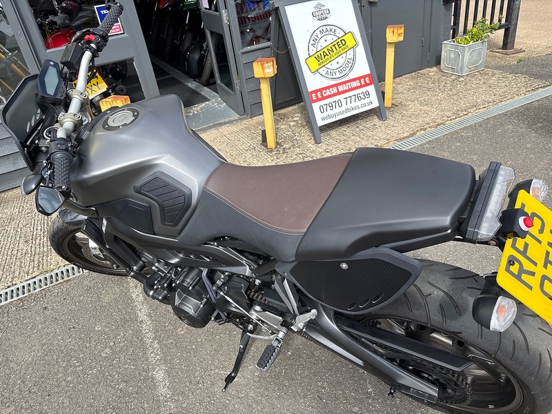 Yamaha 900 ABS Naked Petrol Manual (117 ps)
