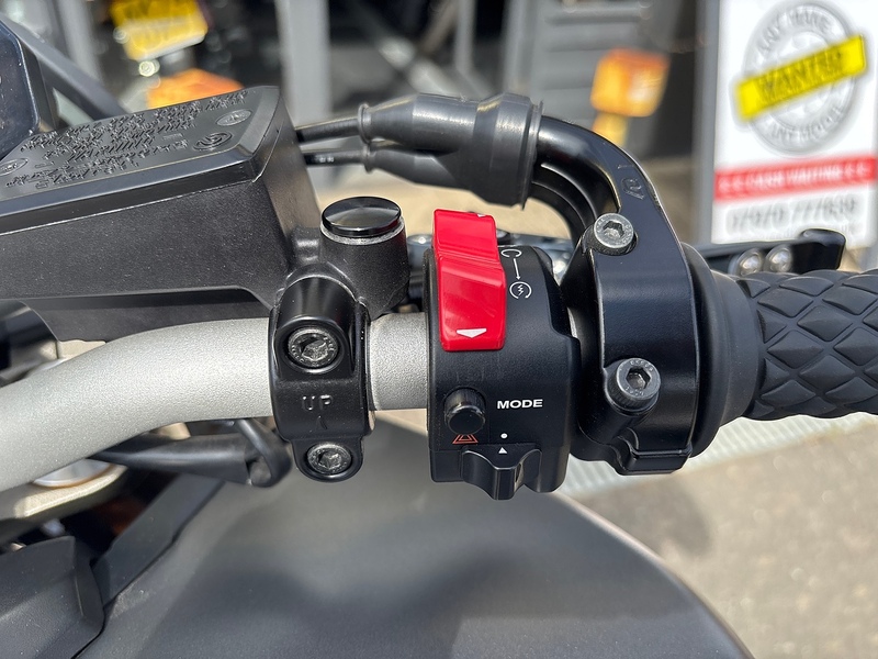 Yamaha 900 ABS Naked Petrol Manual (117 ps)