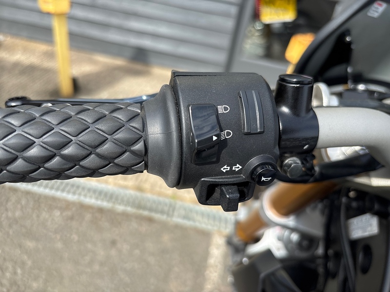 Yamaha 900 ABS Naked Petrol Manual (117 ps)