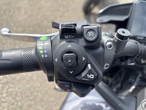 900 Hyper-naked Petrol Manual Euro 5 (119 ps)