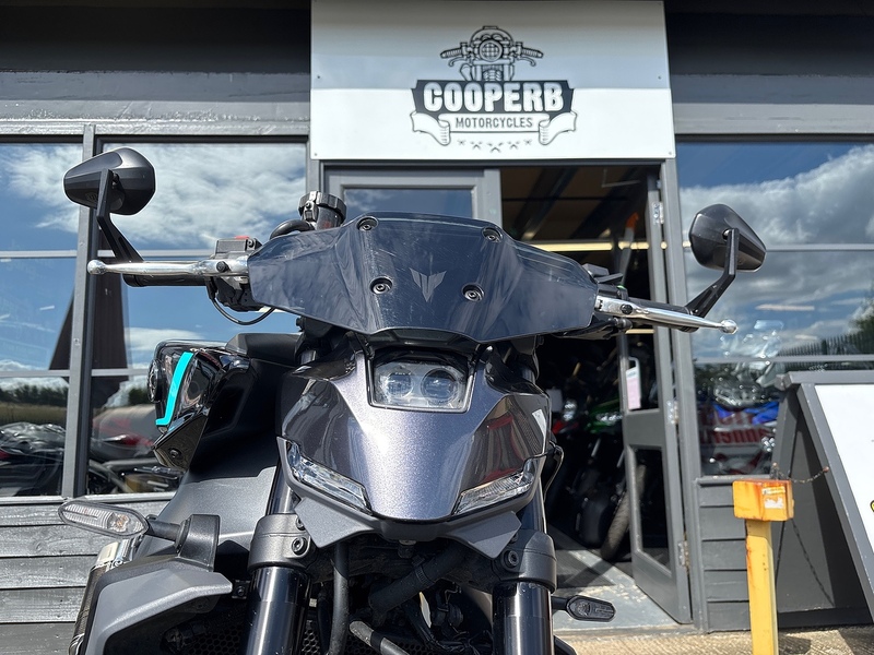Yamaha 900 Hyper-naked Petrol Manual Euro 5 (119 ps)