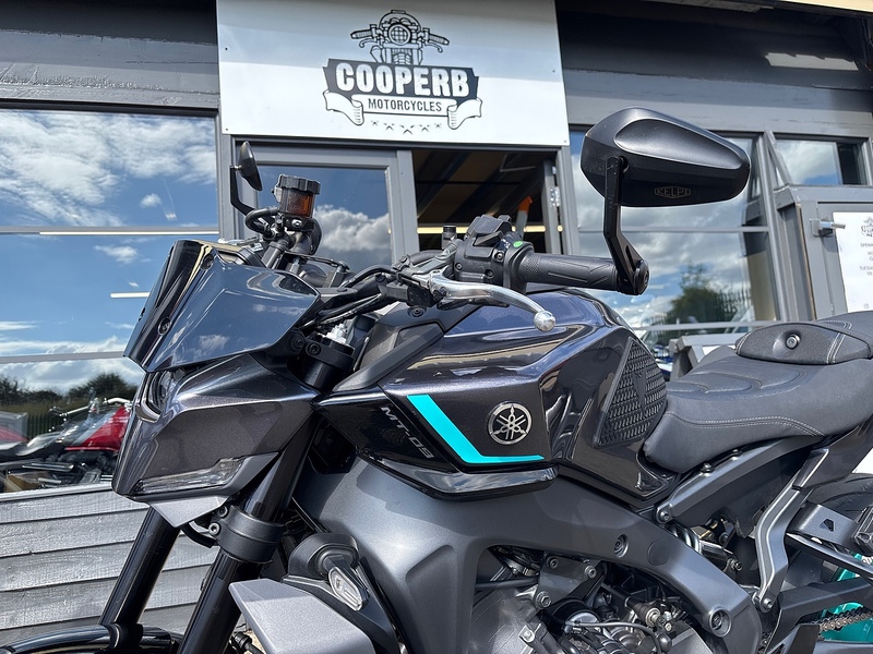 Yamaha 900 Hyper-naked Petrol Manual Euro 5 (119 ps)