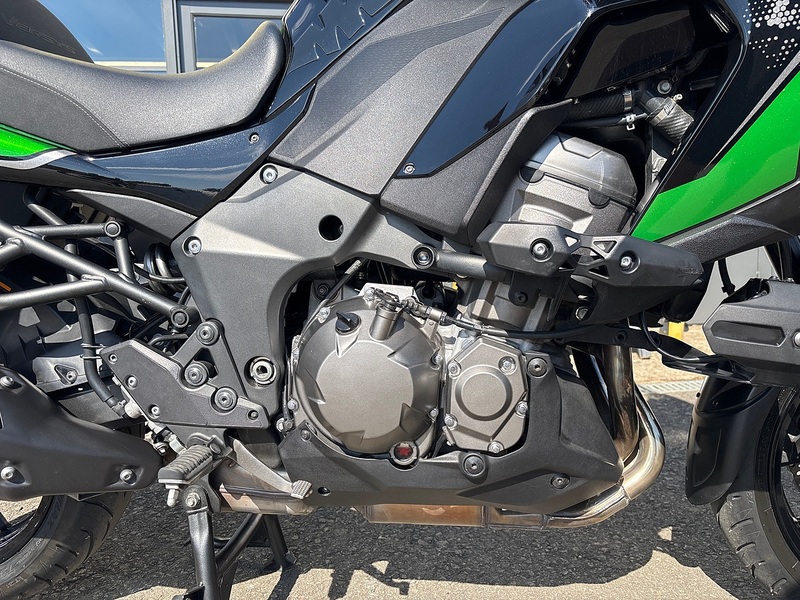 Kawasaki 1000 Adventure Petrol Manual Euro 5 (120 ps)