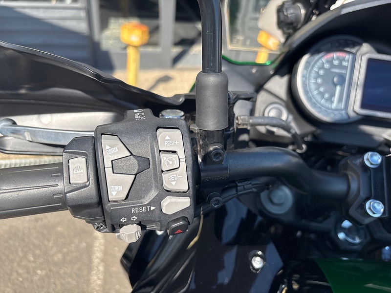 Kawasaki 1000 Adventure Petrol Manual Euro 5 (120 ps)
