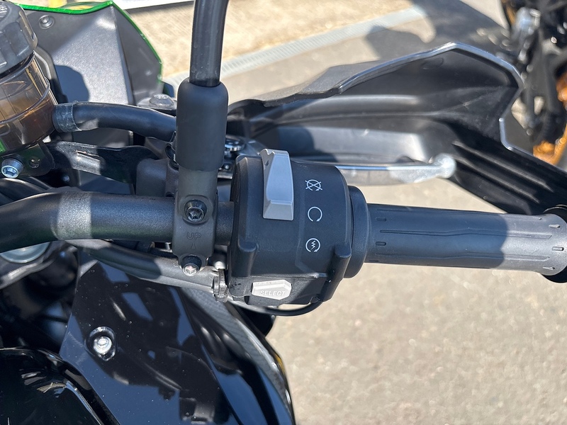 Kawasaki 1000 Adventure Petrol Manual Euro 5 (120 ps)