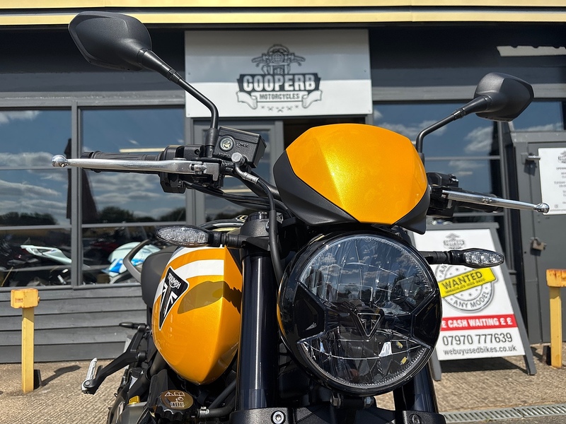 Triumph 2025 Triumph Trident 660 Just 1193 Miles 1 Owner