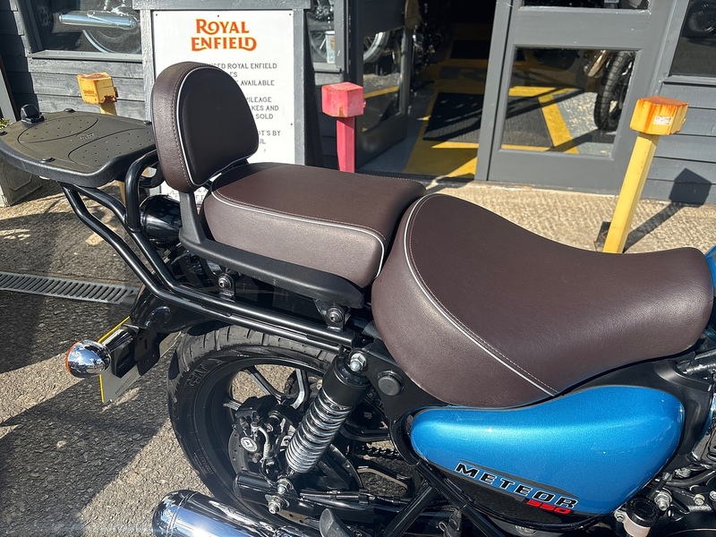 Royal Enfield 350 Roadster/Retro Petrol Manual Euro 5 (20 ps)