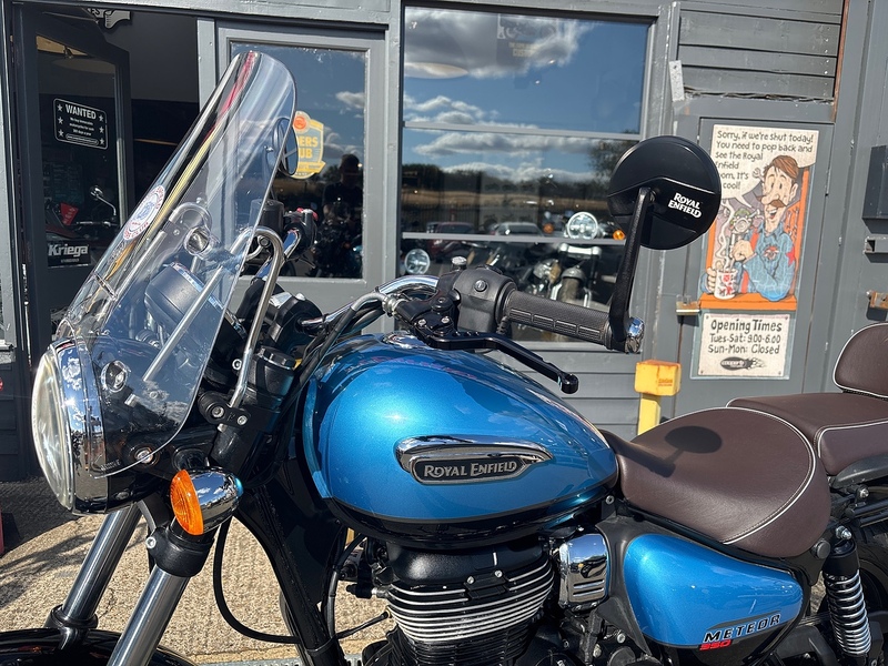 Royal Enfield 350 Roadster/Retro Petrol Manual Euro 5 (20 ps)