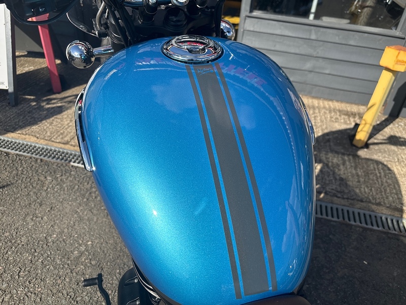 Royal Enfield 350 Roadster/Retro Petrol Manual Euro 5 (20 ps)