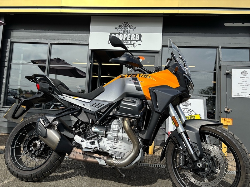 1042 Adventure Petrol Manual Euro 5 (115 ps)