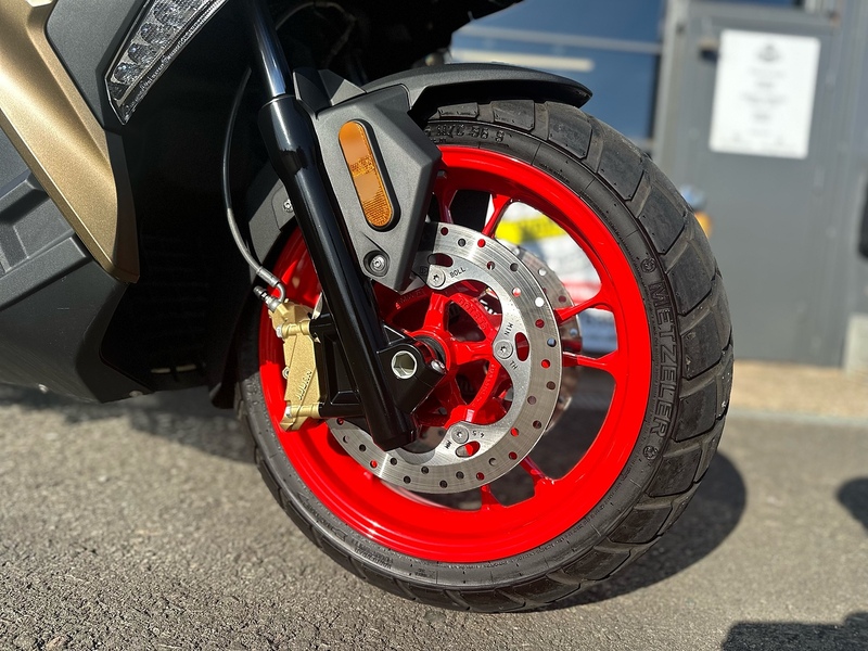 BMW 400 X Scooter Petrol CVT Two Step Spur Gearing Euro 5 (33 ps)