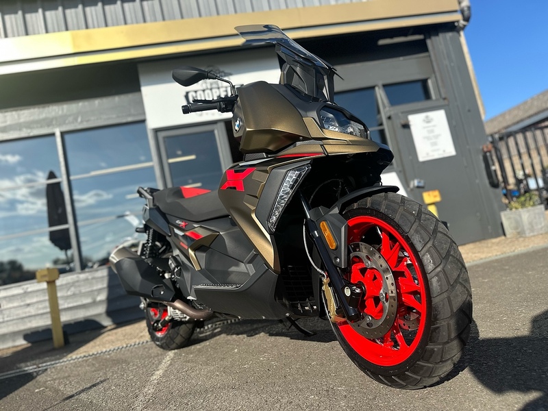 BMW 400 X Scooter Petrol CVT Two Step Spur Gearing Euro 5 (33 ps)