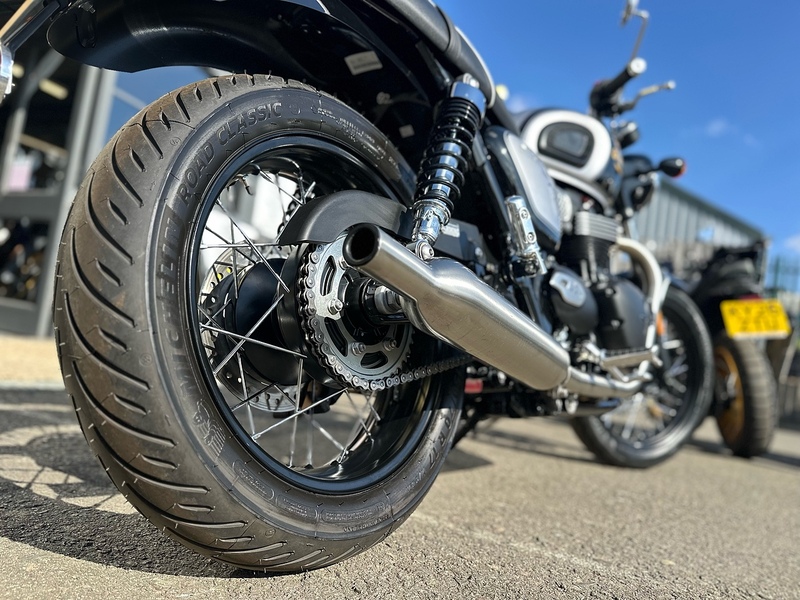 Triumph 2025 Triumph Bonneville T100 Icon Edition Just 7 Miles