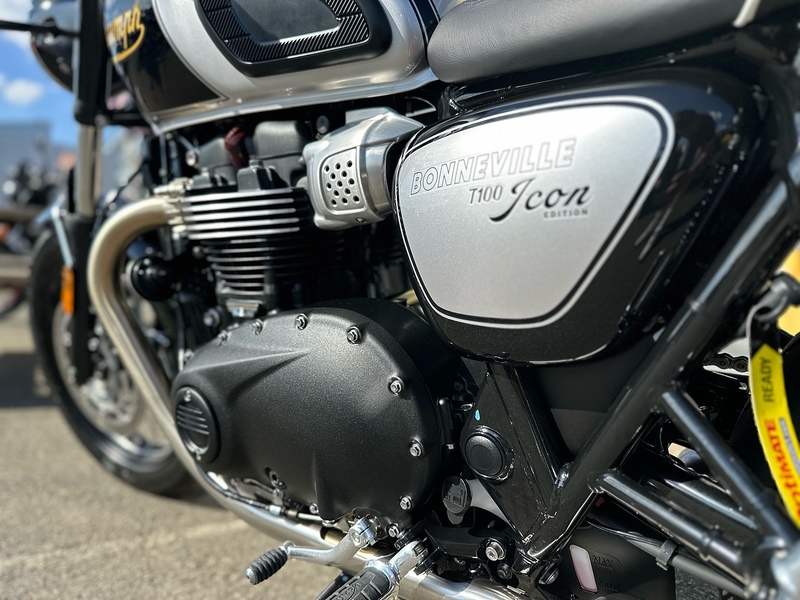 Triumph 2025 Triumph Bonneville T100 Icon Edition Just 7 Miles