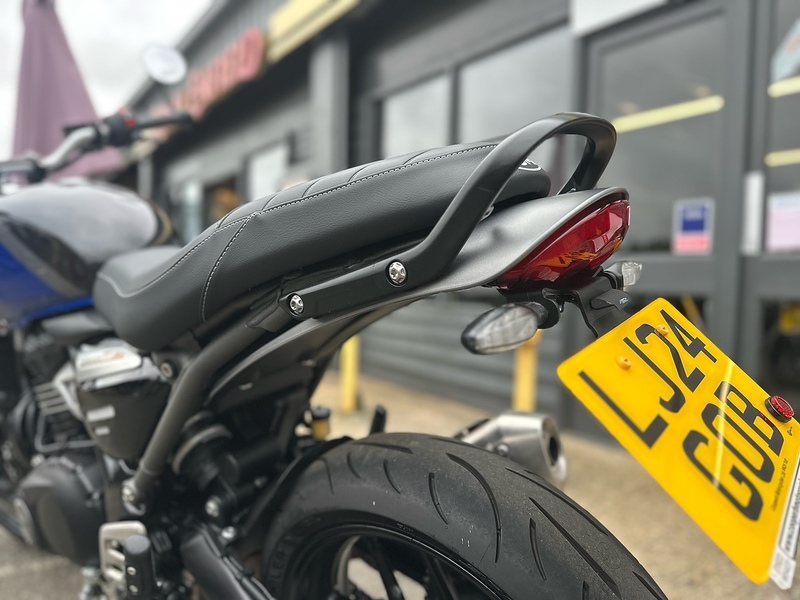 Triumph E5 0.4 Roadster/Retro Manual Petrol