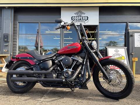 FXBB Street Bob 1.745 Custom Cruiser Manual Petrol