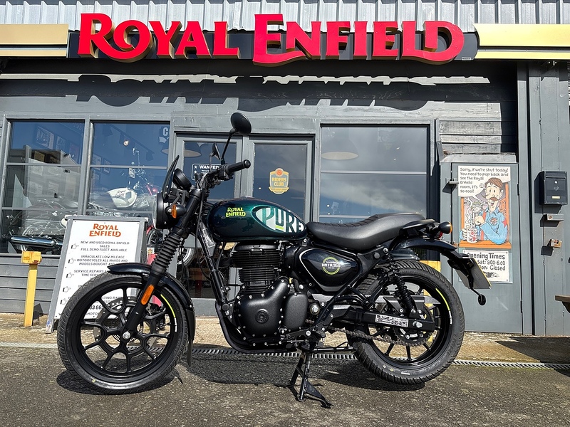 Royal Enfield Dapper Green Naked 0.35 Manual Petrol