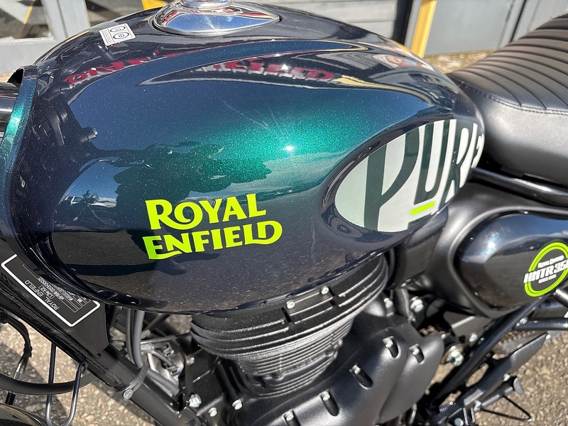 Royal Enfield Dapper Green Naked 0.35 Manual Petrol