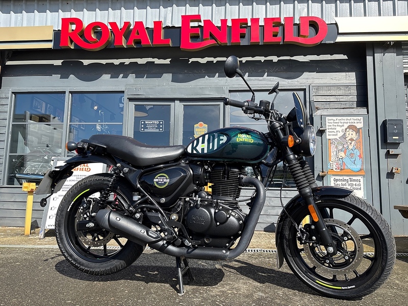 Royal Enfield Dapper Green Naked 0.35 Manual Petrol