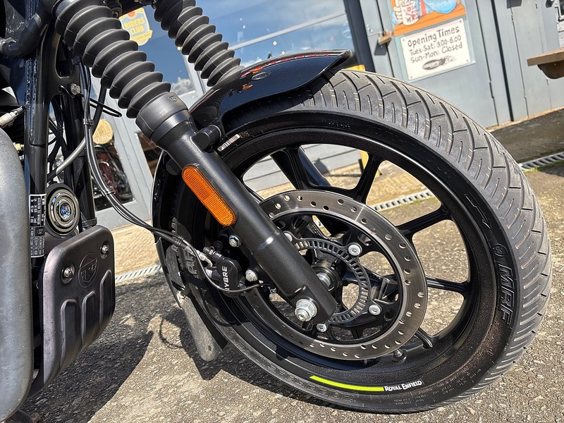 Royal Enfield Dapper Green Naked 0.35 Manual Petrol