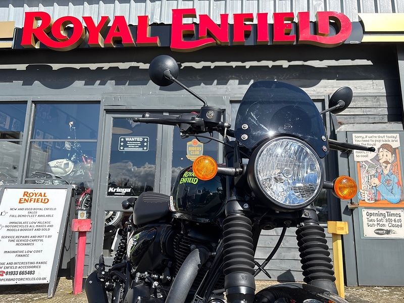 Royal Enfield Dapper Green Naked 0.35 Manual Petrol