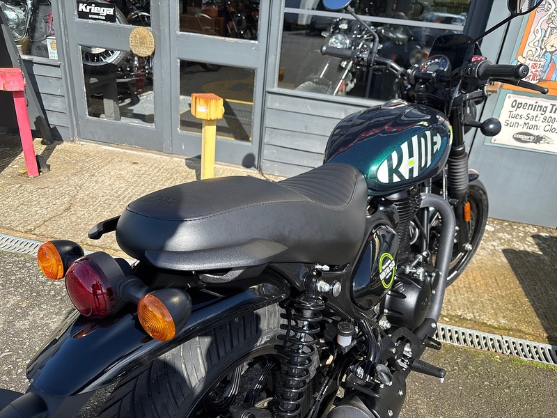 Royal Enfield Dapper Green Naked 0.35 Manual Petrol