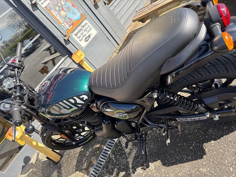 Royal Enfield Dapper Green Naked 0.35 Manual Petrol