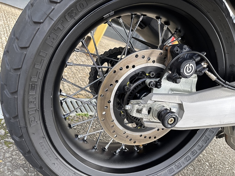 Ducati 1100 Special Roadster/Retro Petrol Manual Euro 4 (87 ps)