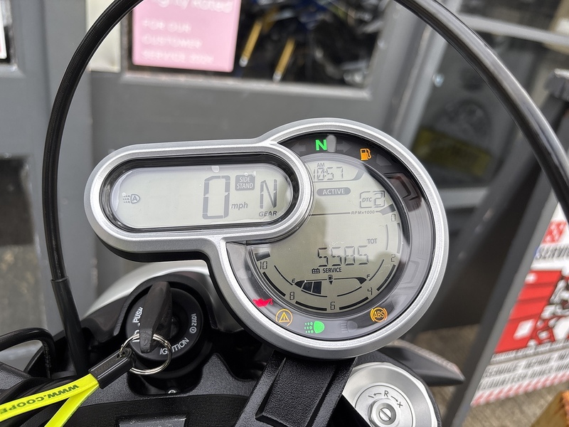 Ducati 1100 Special Roadster/Retro Petrol Manual Euro 4 (87 ps)