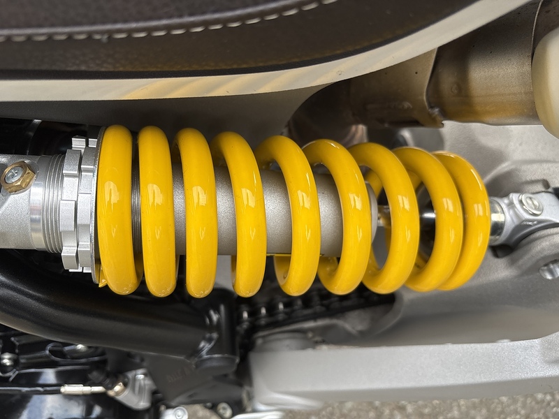 Ducati 1100 Special Roadster/Retro Petrol Manual Euro 4 (87 ps)