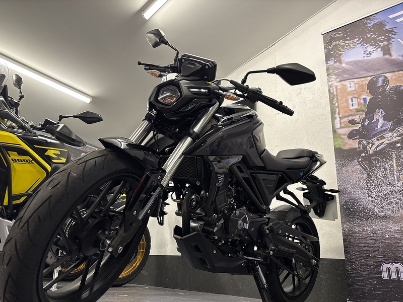 Voge 2025 Voge R125 Black Just 233 Miles From New