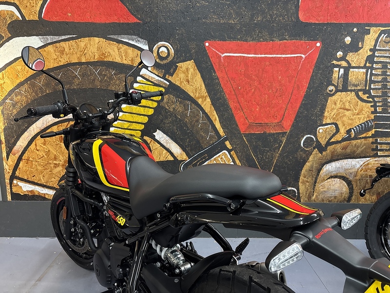 Royal Enfield 450 Adventure Petrol Manual Euro 5 (40 ps)