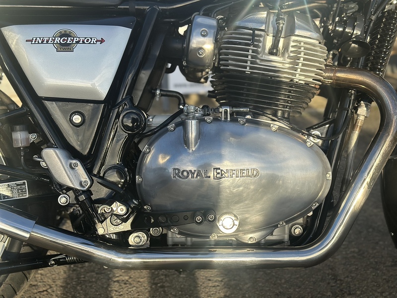 Royal Enfield 2020 INTERCEPTOR 10303 MILES FSH FULL LUGGAGE & MORE