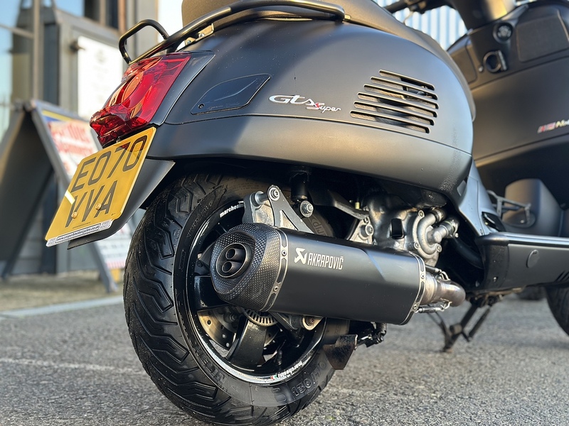 Piaggio Piaggio Vespa GTS 300 Super Notte SCOOTER 0.31 AUTOMATIC Petrol