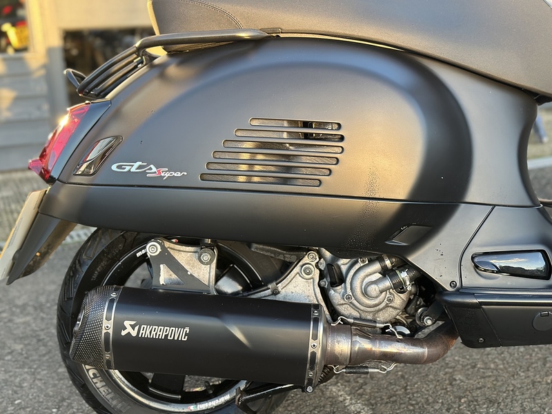 Piaggio Piaggio Vespa GTS 300 Super Notte SCOOTER 0.31 AUTOMATIC Petrol