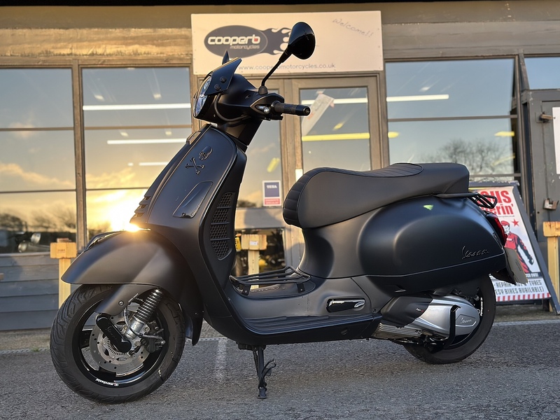 Piaggio Piaggio Vespa GTS 300 Super Notte SCOOTER 0.31 AUTOMATIC Petrol