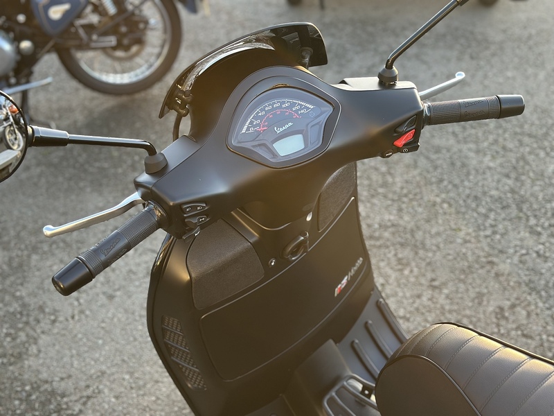 Piaggio Piaggio Vespa GTS 300 Super Notte SCOOTER 0.31 AUTOMATIC Petrol