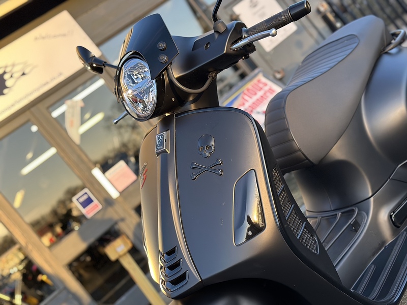 Piaggio Piaggio Vespa GTS 300 Super Notte SCOOTER 0.31 AUTOMATIC Petrol