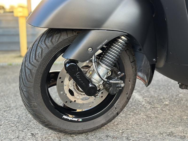 Piaggio Piaggio Vespa GTS 300 Super Notte SCOOTER 0.31 AUTOMATIC Petrol