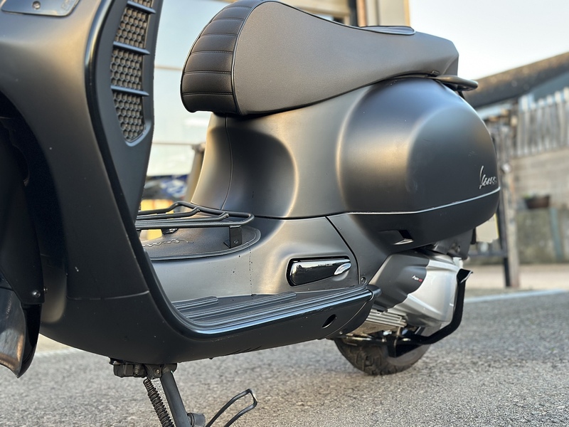 Piaggio Piaggio Vespa GTS 300 Super Notte SCOOTER 0.31 AUTOMATIC Petrol