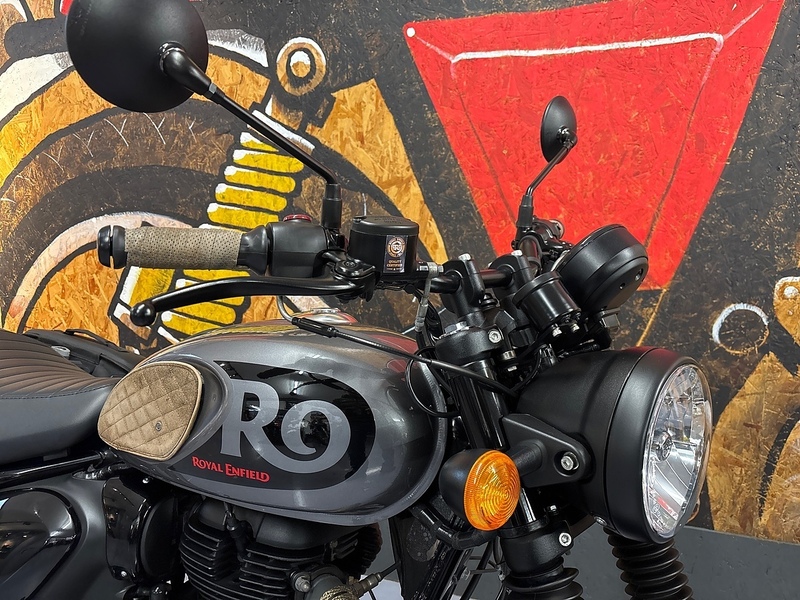 Royal Enfield 350 350 Roadster/Retro Manual Petrol