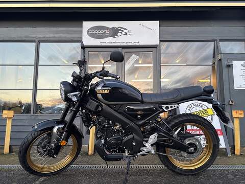 125 Roadster/Retro Petrol Manual Euro 5 (15 ps)