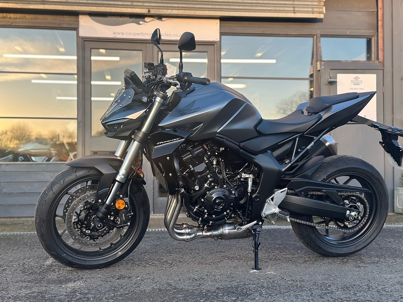 Honda 1000 Naked Petrol Manual Euro 5 (151 ps)