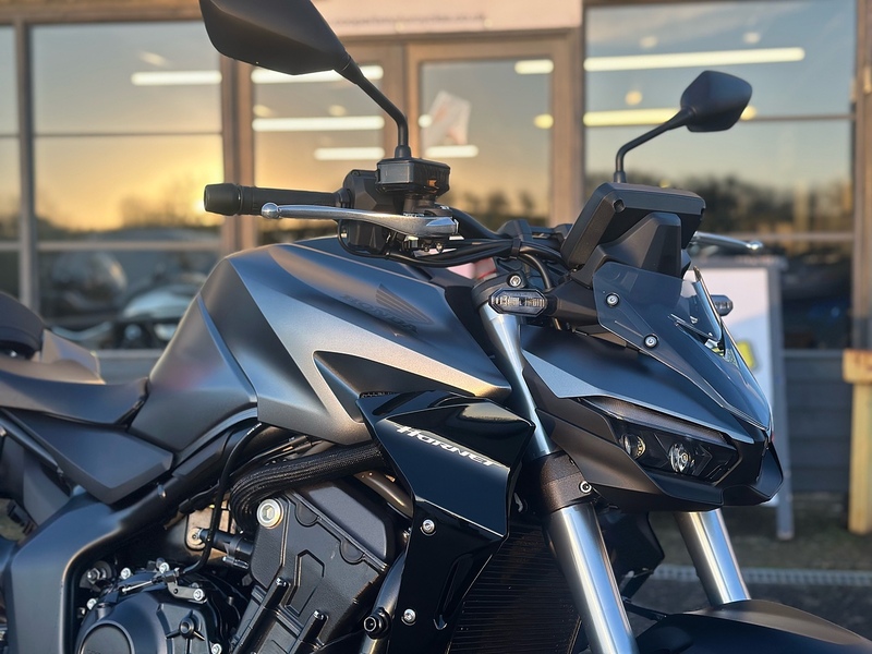 Honda 1000 Naked Petrol Manual Euro 5 (151 ps)