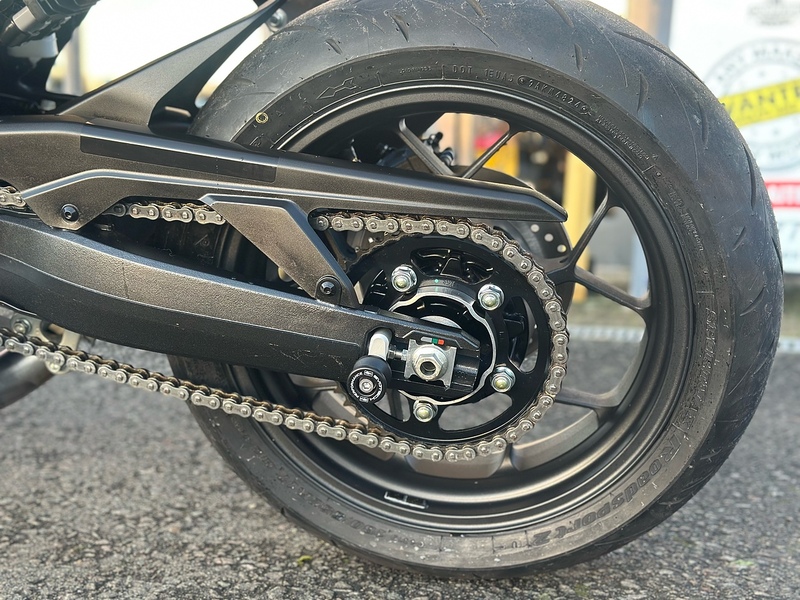 Honda 1000 Naked Petrol Manual Euro 5 (151 ps)